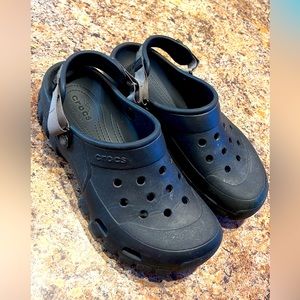 Men’s Crocs size 11